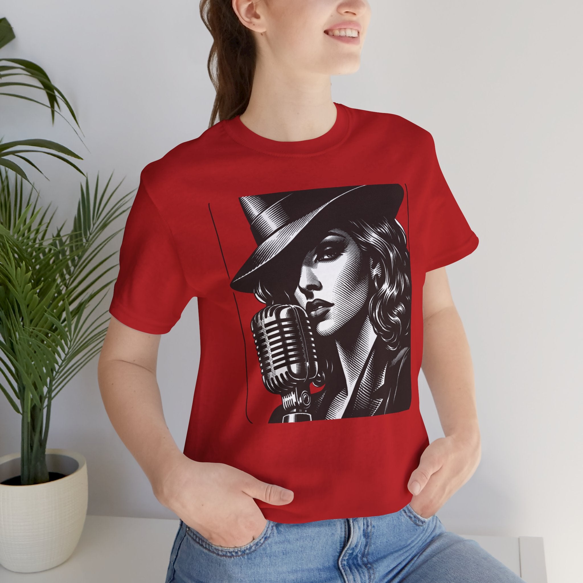 Vintage Jazz Singer T‑Shirt — Retro Microphone Noir Tee
