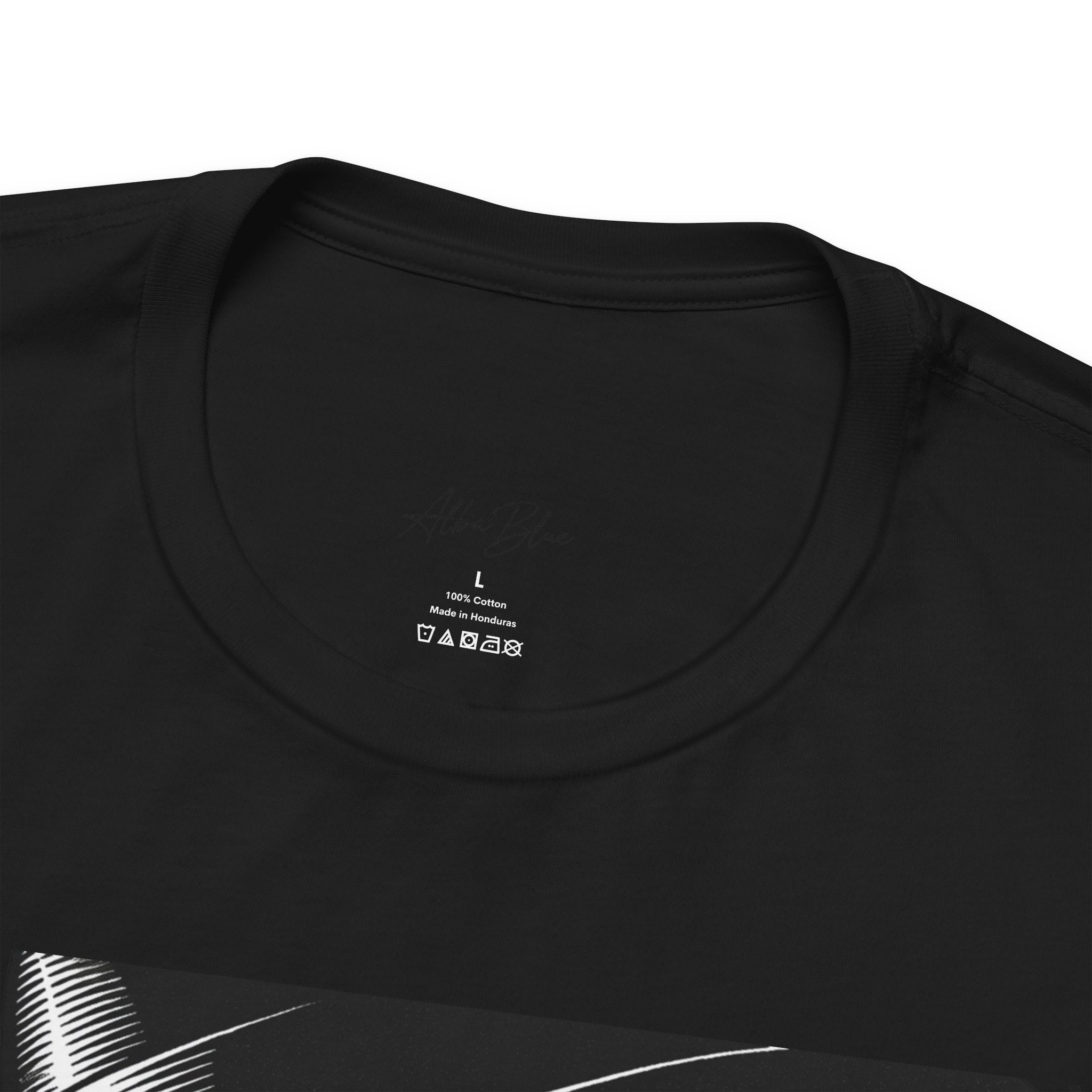 Vintage Jazz Singer T‑Shirt — Retro Microphone Noir Tee