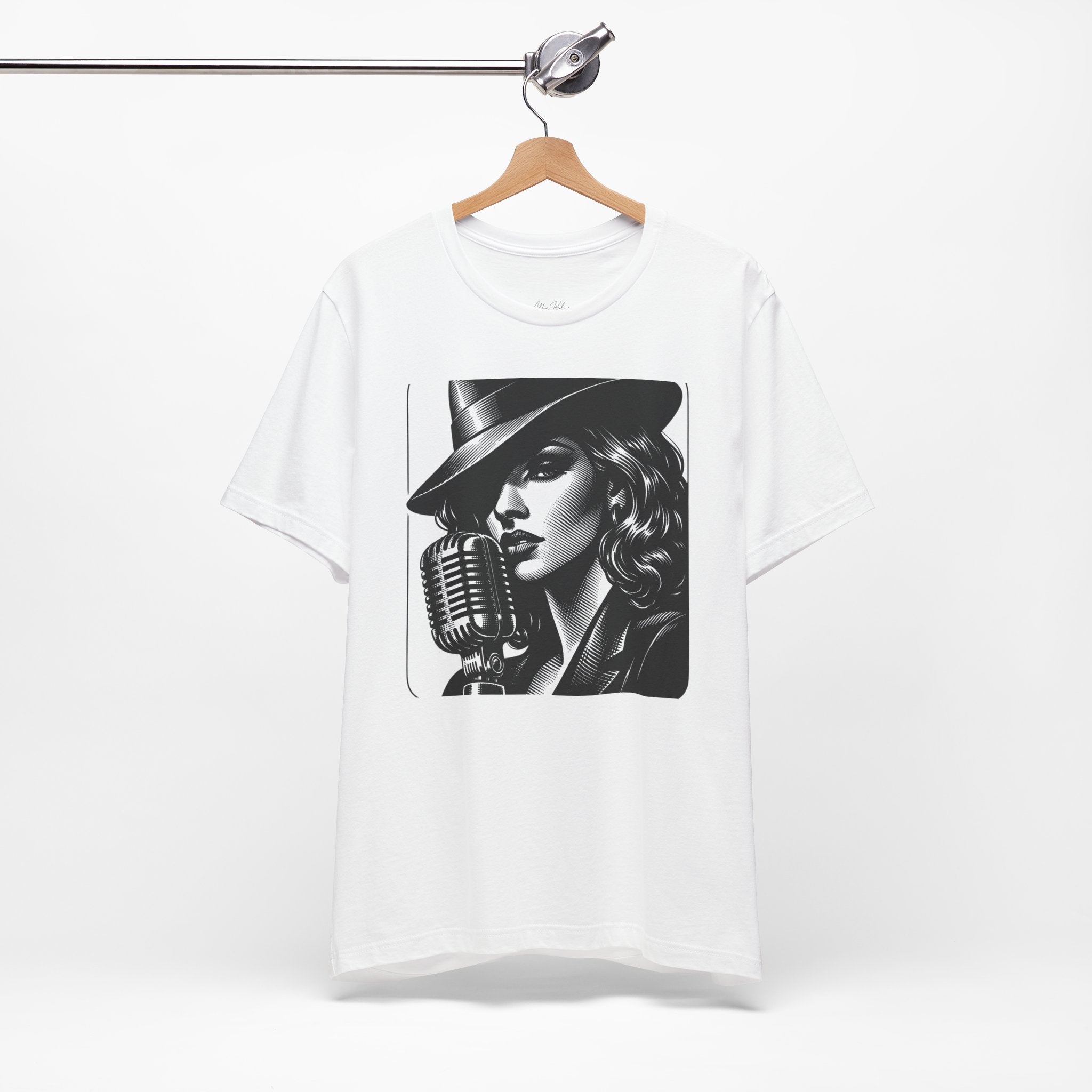 Vintage Jazz Singer T‑Shirt — Retro Microphone Noir Tee