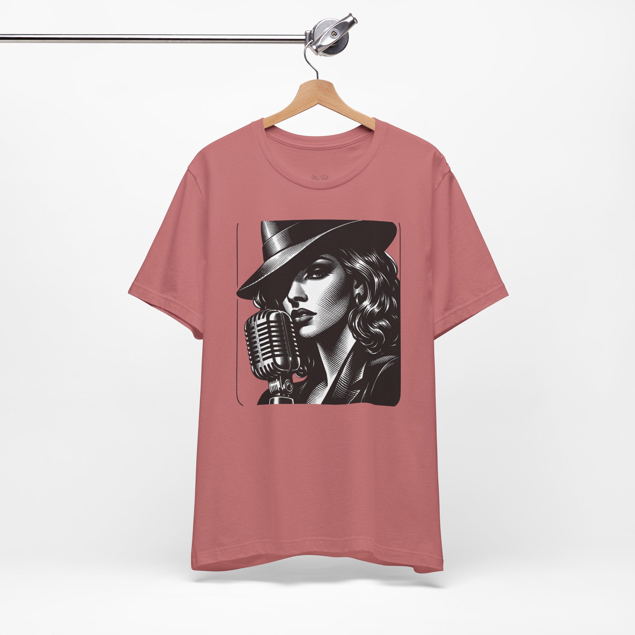 Vintage Jazz Singer T‑Shirt — Retro Microphone Noir Tee